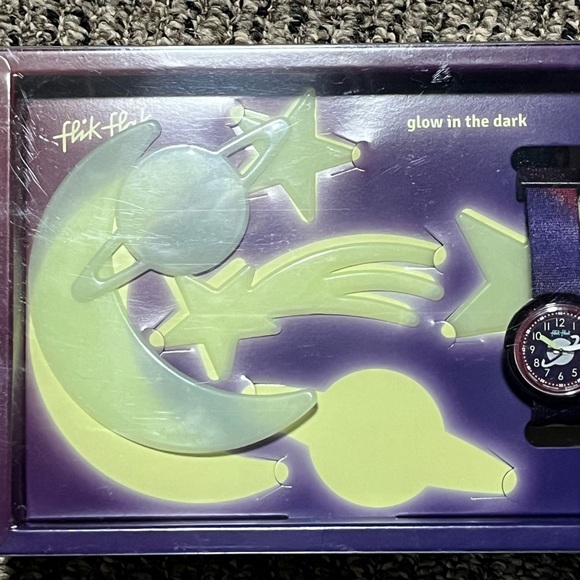 Swatch /flik flak kids watch set. Glow in the dark. New in box - Picture 3 of 4